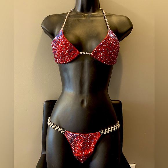 Ravish Sands Competition suit - Picture 1 of 2